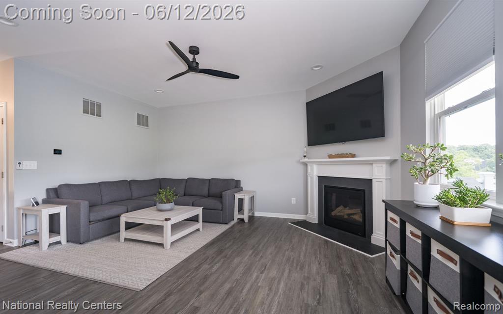 2886 Bogues View Drive, Howell, MI 48843 — Photo 11