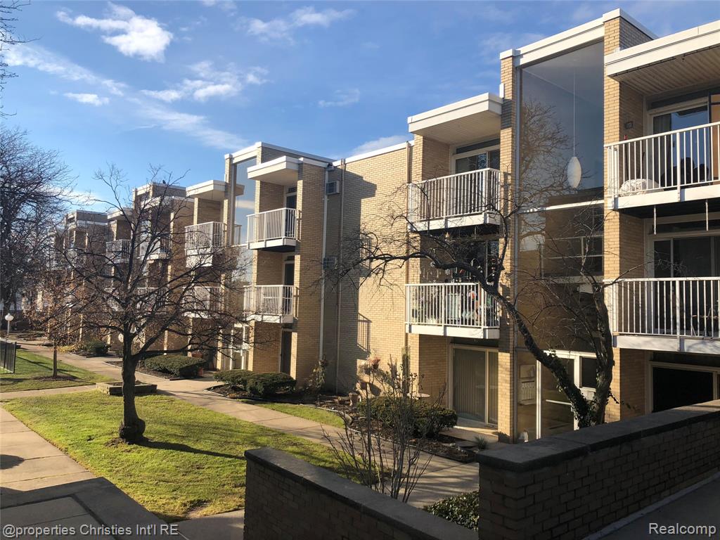 4917 Crooks Road, Royal Oak, MI, 48073