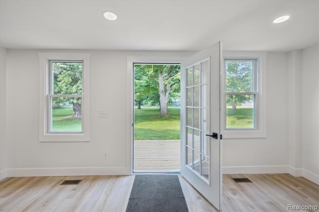 11240 Silver Lake Road, Byron, MI 48418 — Photo 4