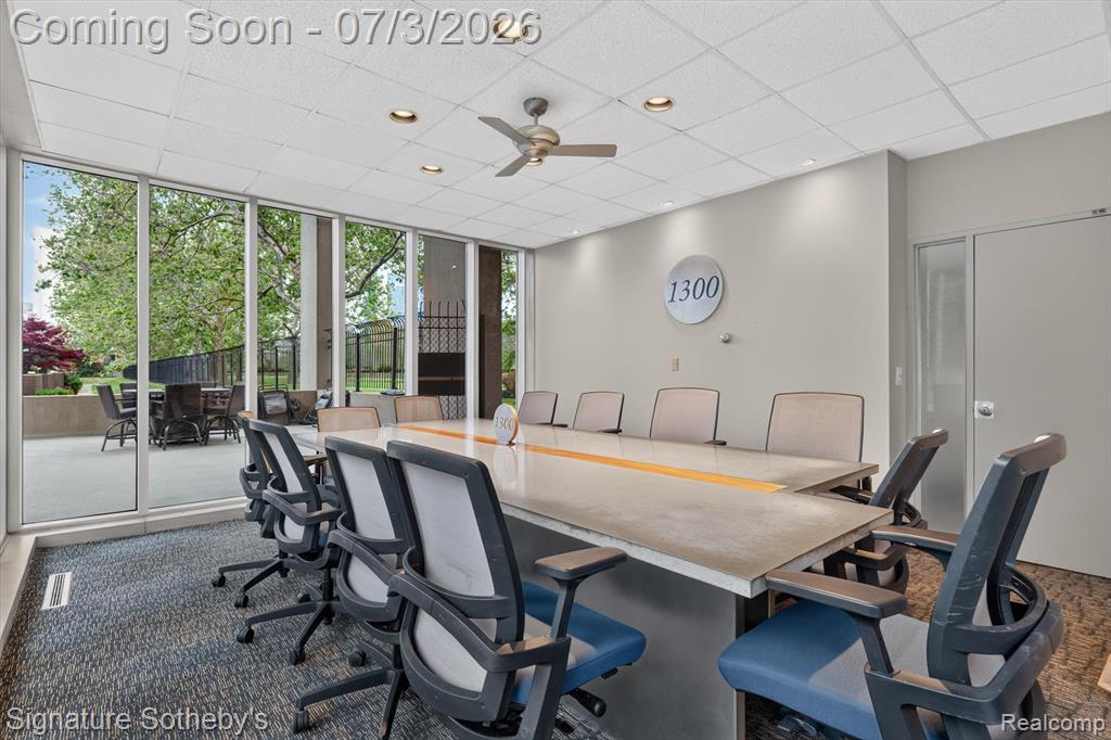 1300 E Lafayette Street, 912, Detroit, MI 48207 — Photo 30