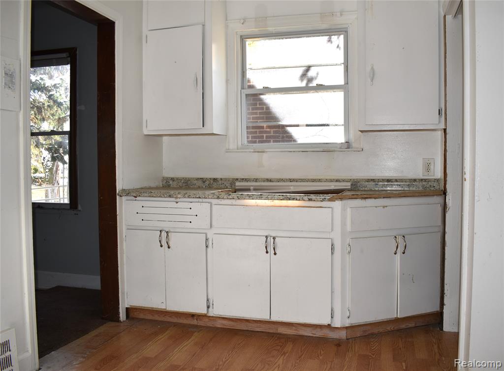9729 Lakepointe Street, Detroit, MI 48224 — Photo 8