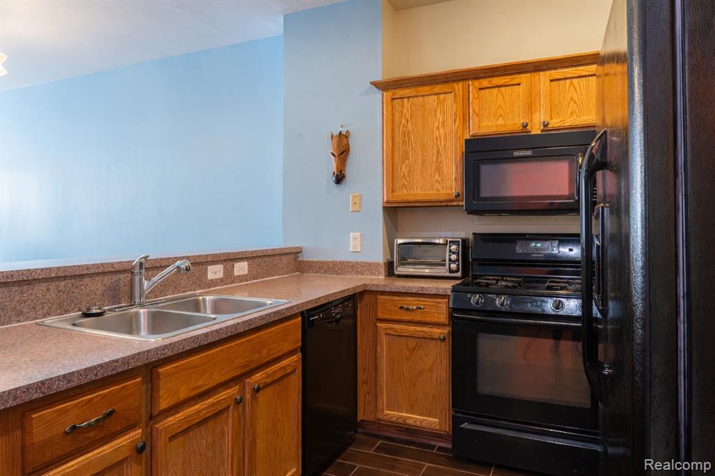 13207 St Ervin Avenue, 26, Detroit, MI 48215 — Photo 17
