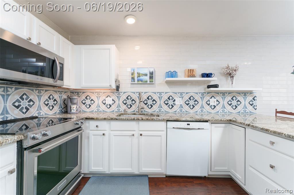 1021 Calpernia, Wixom, MI 48393 — Photo 13