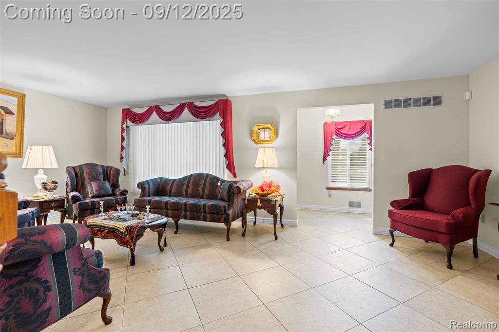 6422 Jonathon Street, Dearborn, MI 48126 — Photo 3