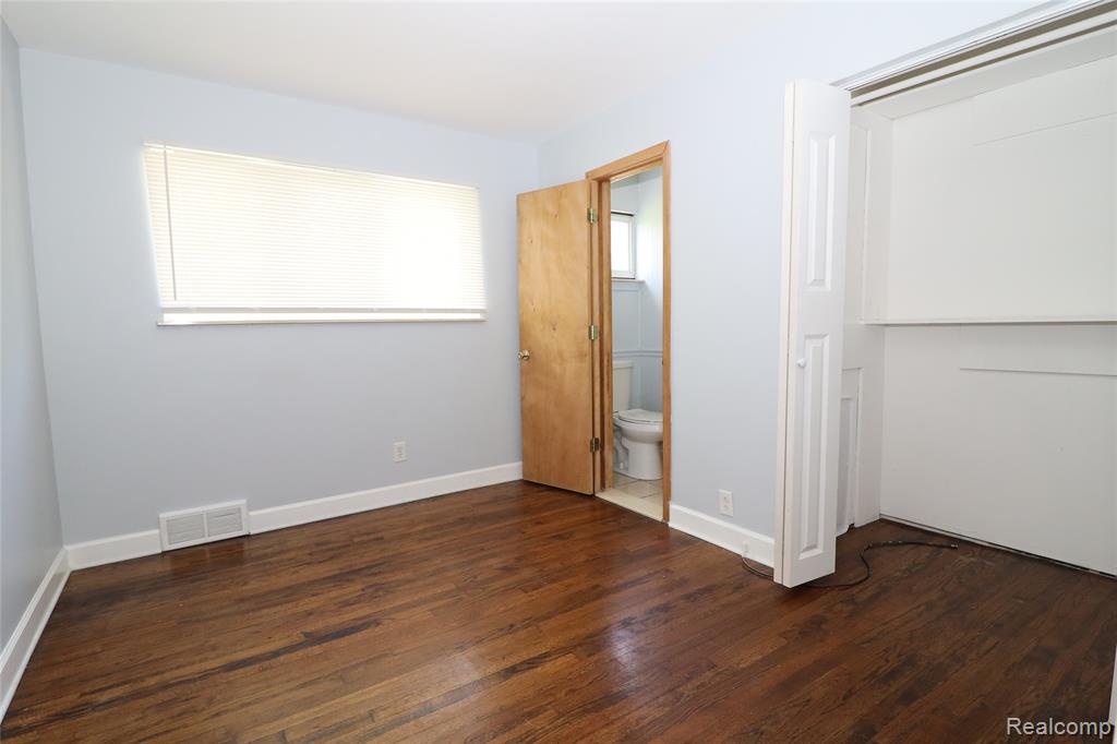 8555 Berwyn, Dearborn Heights, MI 48127 — Photo 21