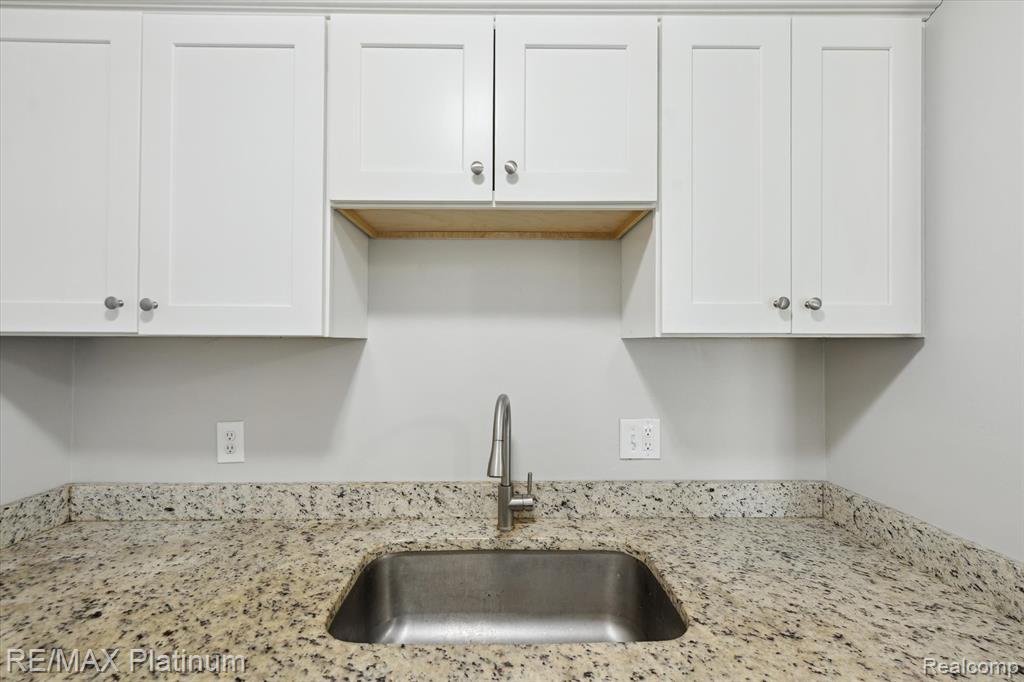 8723 Meadowbrook Drive, Brighton, MI 48116 — Photo 13