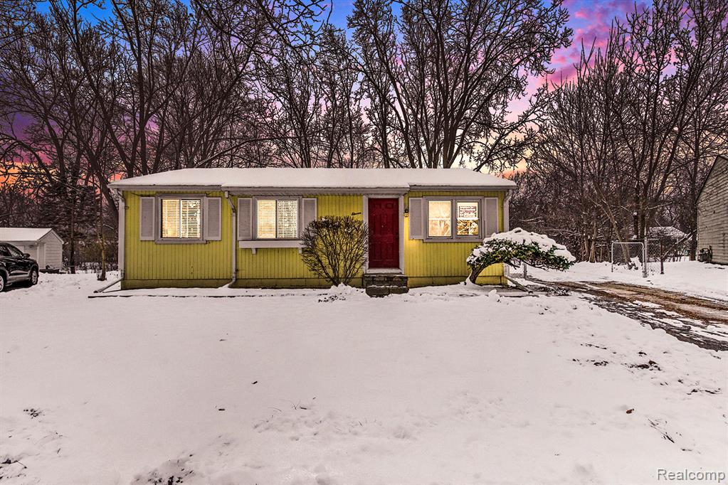 11 Metroview Court, Ann Arbor, MI 48108 — Photo 2