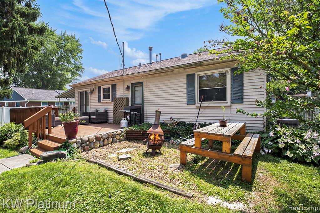 8125 Ogden Drive, Sterling Heights, MI 48314 — Photo 22