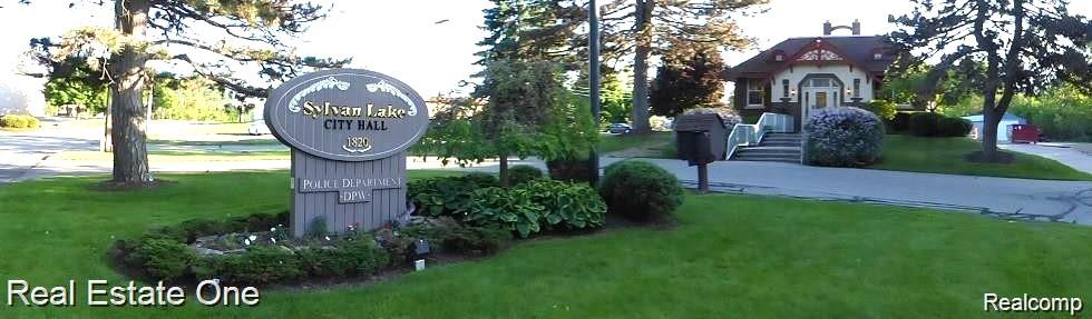 1938 Beverly Street, Sylvan Lake, MI 48320 — Photo 68