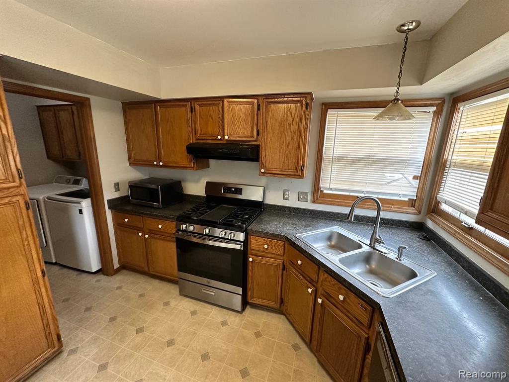 577 LEXINGTON Drive, Rochester Hills, MI 48307 — Photo 5