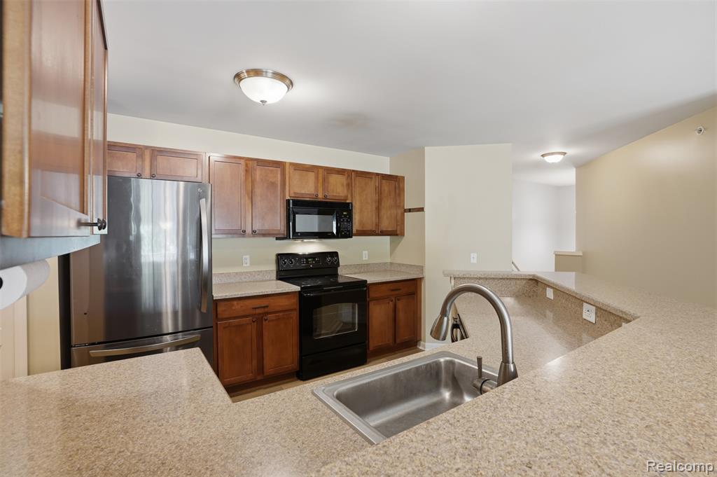 320 N Wixom Road, 30, Wixom, MI 48393 — Photo 15