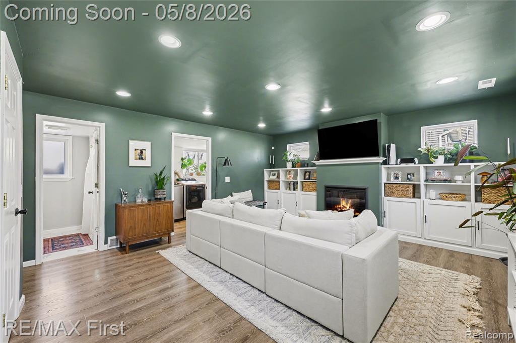 690 Montana Street, Marysville, MI 48040 — Photo 8