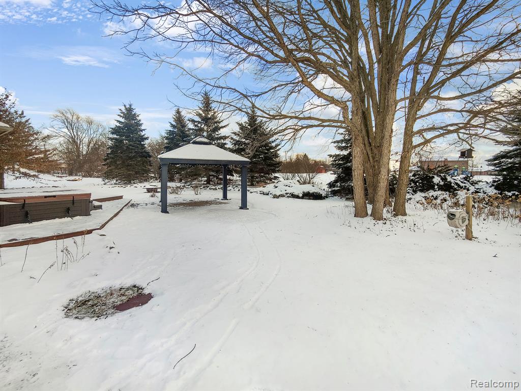 7165 WESTMINSTER Circle, Grand Blanc, MI 48439 — Photo 31