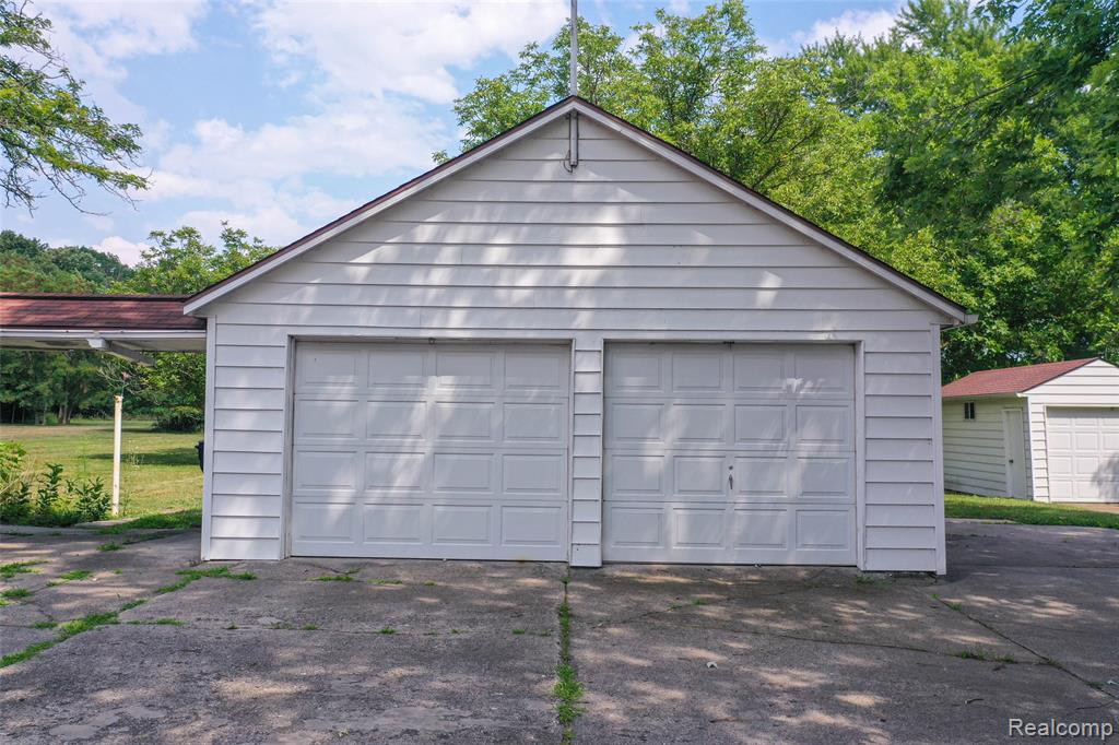 430 N Center Road, Saginaw, MI 48638 — Photo 23