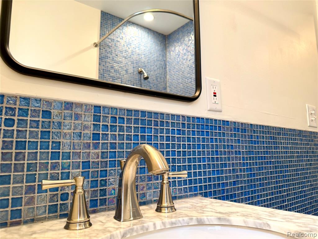 2045 Calvert Street, Detroit, MI 48206 — Photo 29