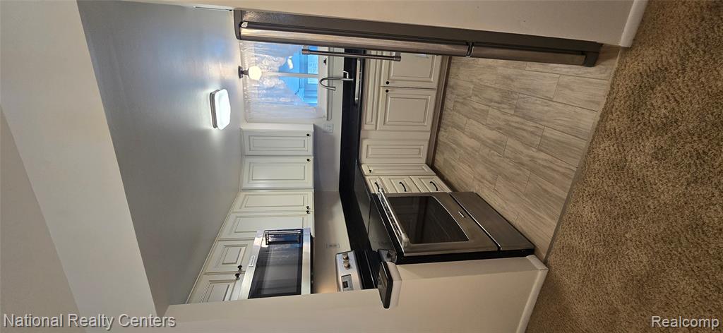 61315 Heritage Boulevard, 4, South Lyon, MI 48178 — Photo 2