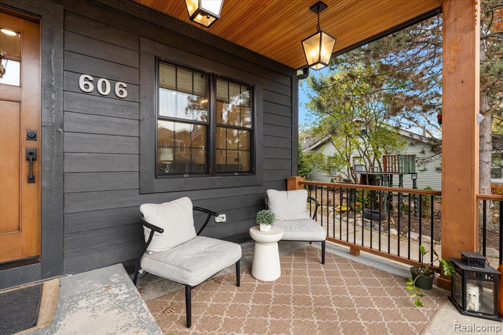 606 Golf Avenue, Royal Oak, MI 48073 — Photo 16