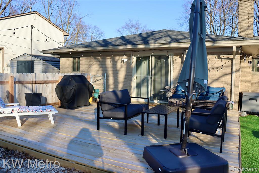 8250 Atha Street, White Lake, MI — Photo 11