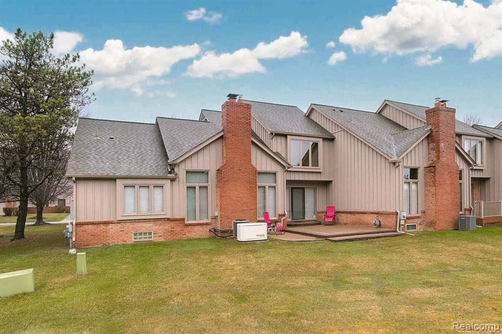 37799 SIENA Drive, Farmington Hills, MI 48331 — Photo 33