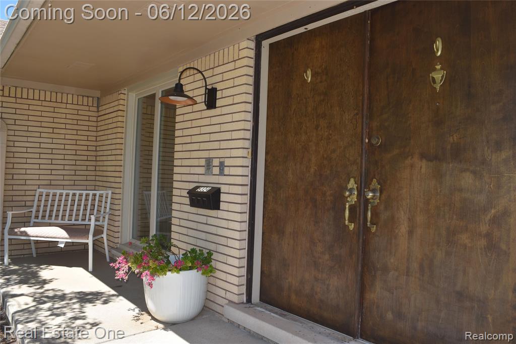 5324 Greenbriar Drive, West Bloomfield, MI 48323 — Photo 41