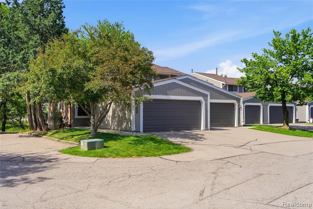 868 Yorktown Court, Northville, MI 48167 — Photo 43