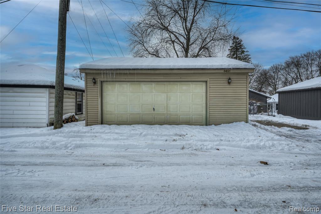 8421 Lagoon Street, Commerce Twp, MI 48382 — Photo 40