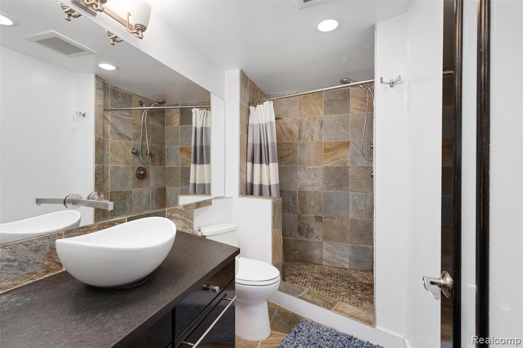 250 E Harbortown Drive, Detroit, MI 48207 — Photo 12