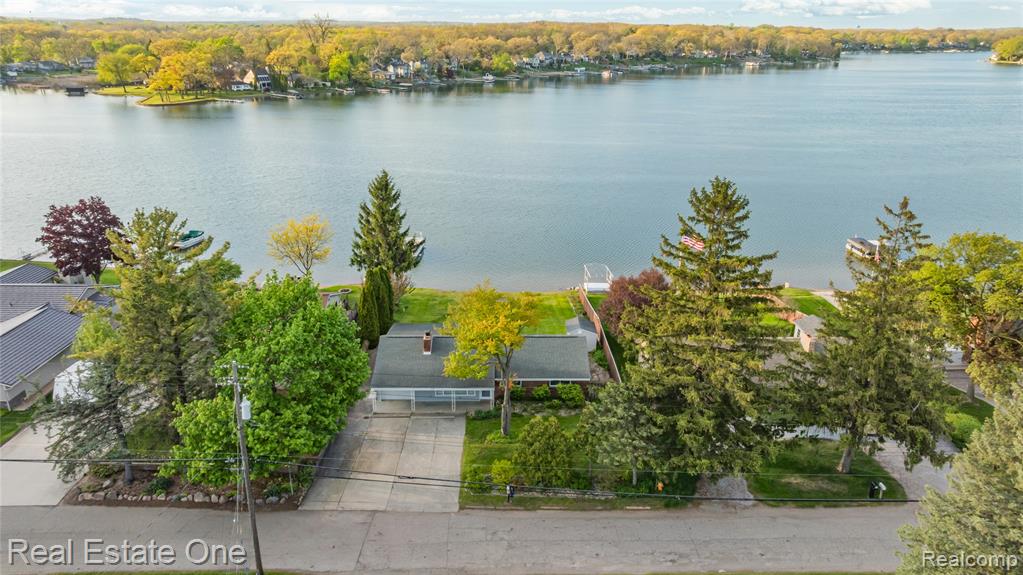 4416 S Shore Street, Waterford, MI 48328 — Photo 28
