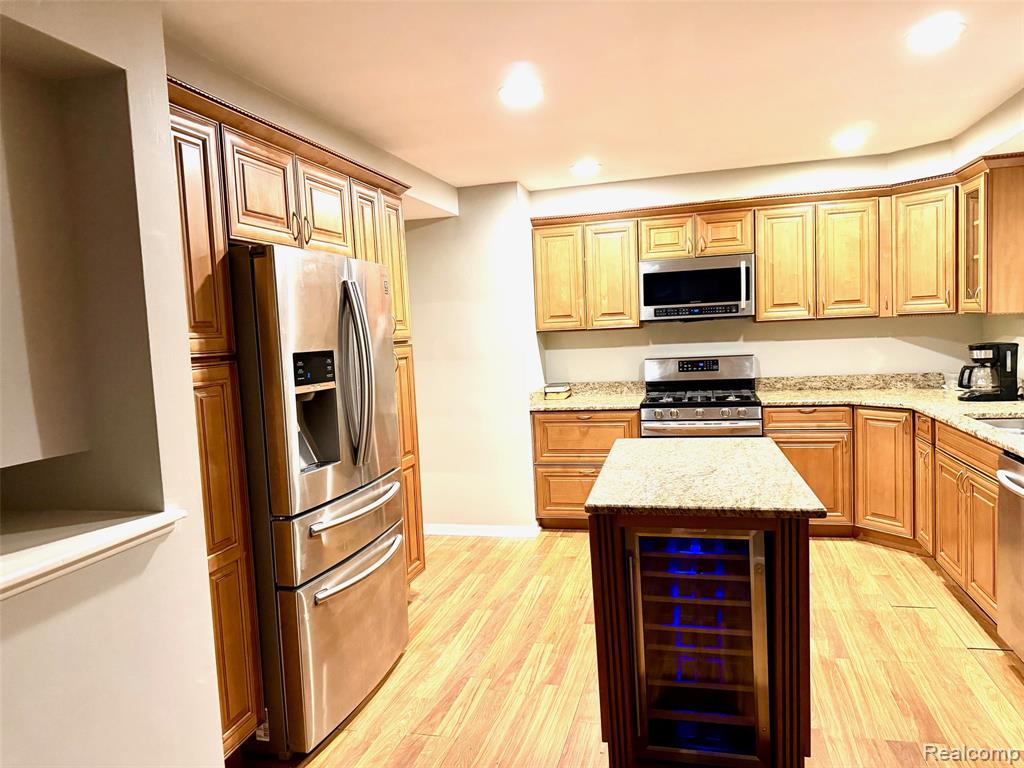 17617 Avilla Blvd Boulevard, Lathrup Village, MI 48076 — Photo 10