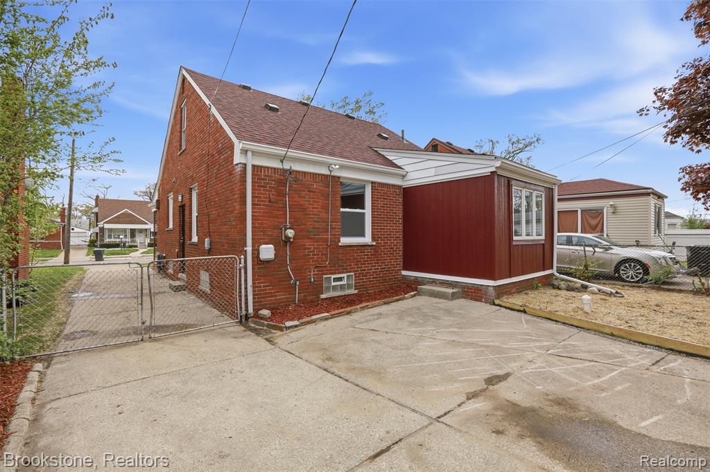 19450 Washburn Street, Detroit, MI 48221 — Photo 2