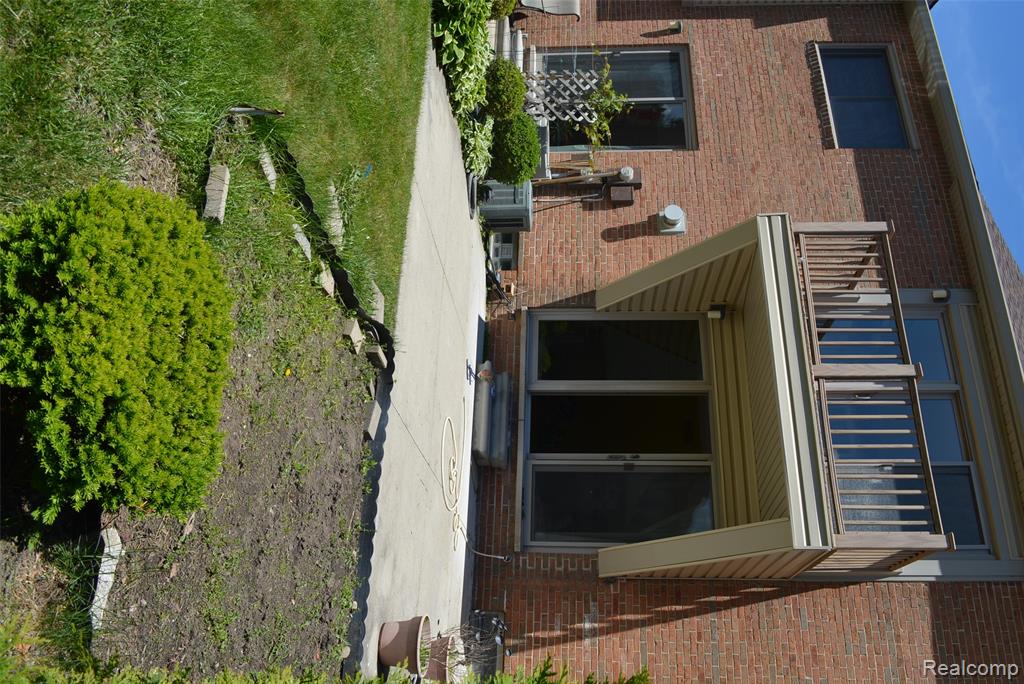 3883 OLD CREEK Road, 18, Troy, MI 48084 — Photo 6