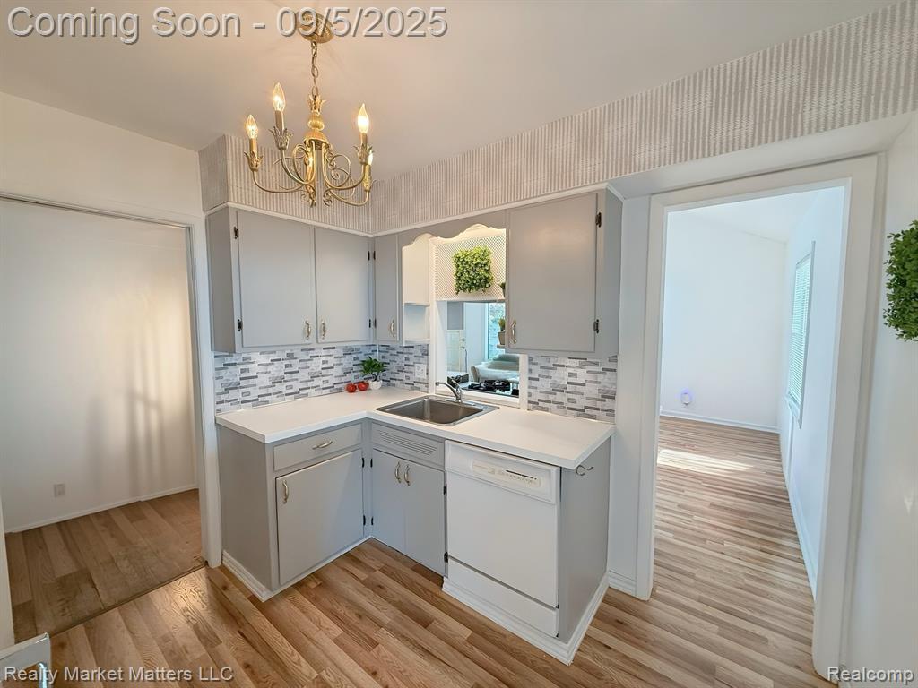 418 Chalmers Street, Flint, MI 48503 — Photo 9