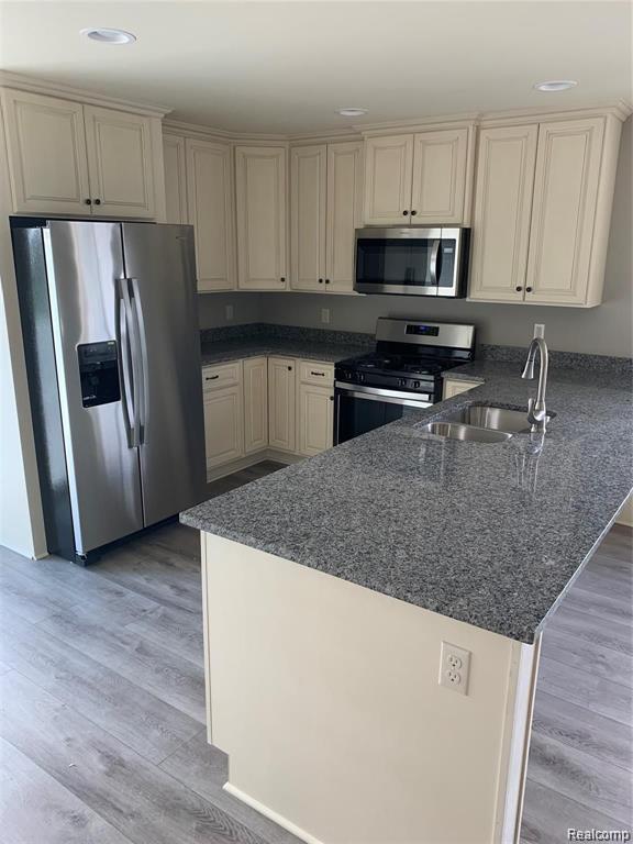 53502 CHAMPLAIN Street, Macomb, MI 48042 — Photo 2