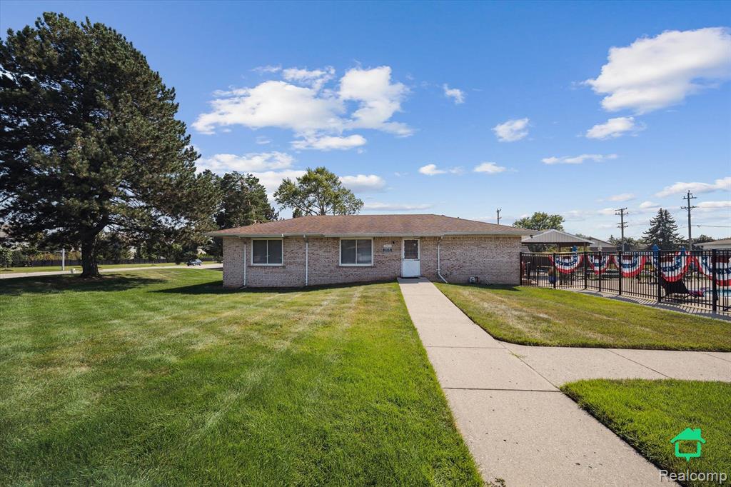 37675 Colonial Drive, Westland, MI — Photo 41