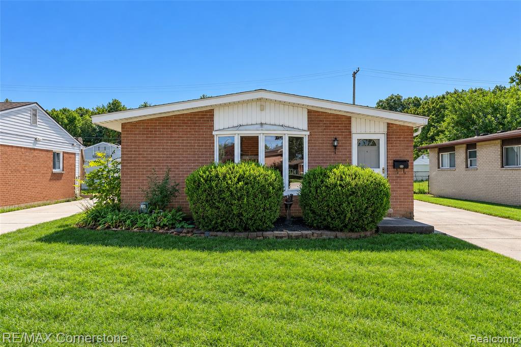 34047 Birchwood Street, Westland, MI 48186