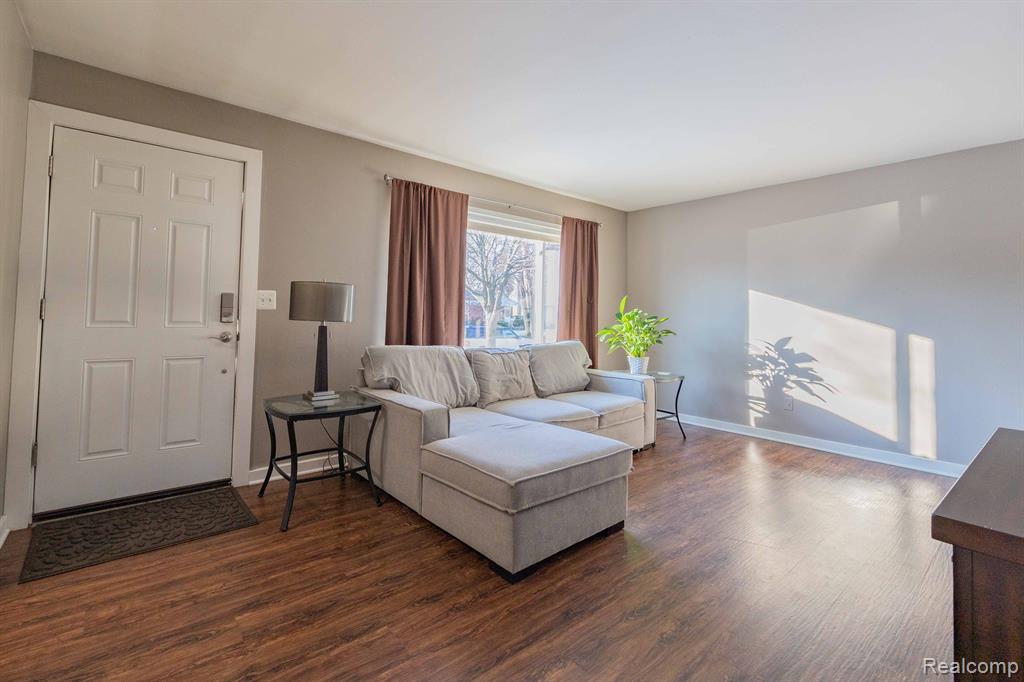 8364 ALTON Street, Canton, MI 48187 — Photo 4