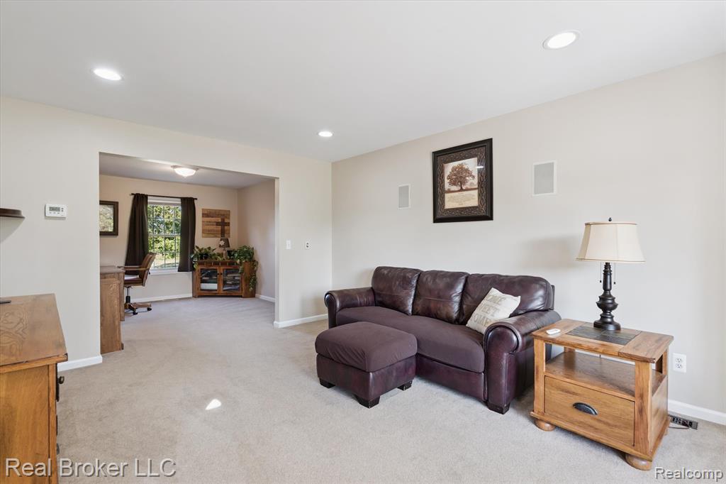 6097 High Valley Drive, White Lake, MI 48383 — Photo 11