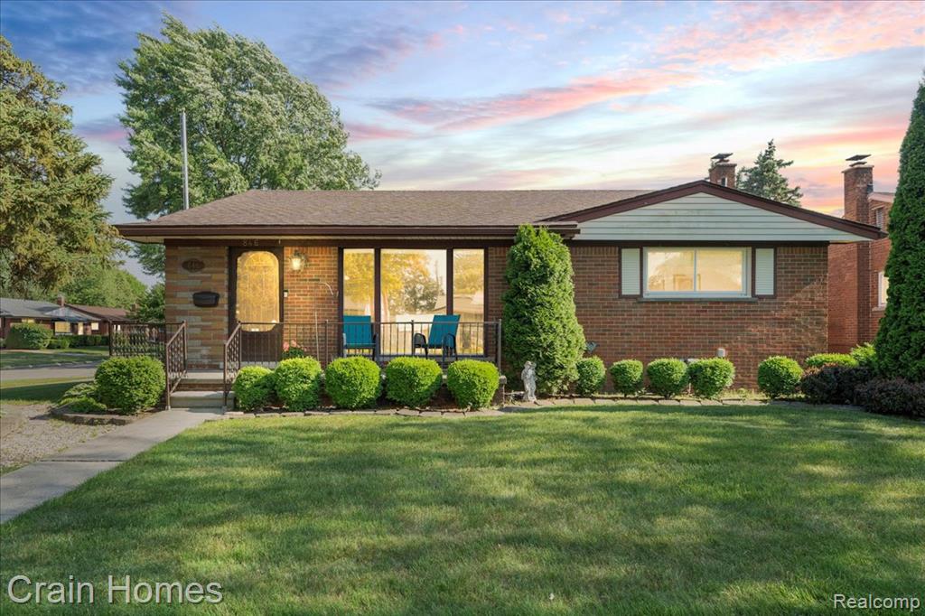 846 Moulin Avenue, Madison Heights, MI 48071 — Photo 33