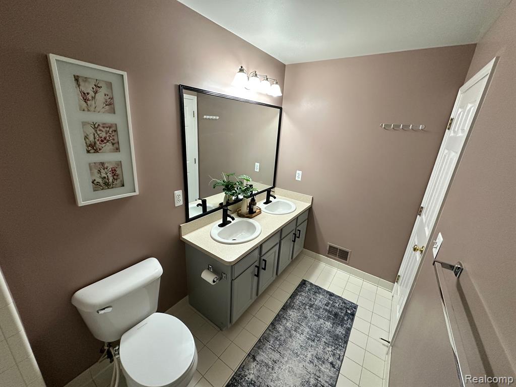 16983 COURVILLE Drive, Northville, MI 48168 — Photo 49