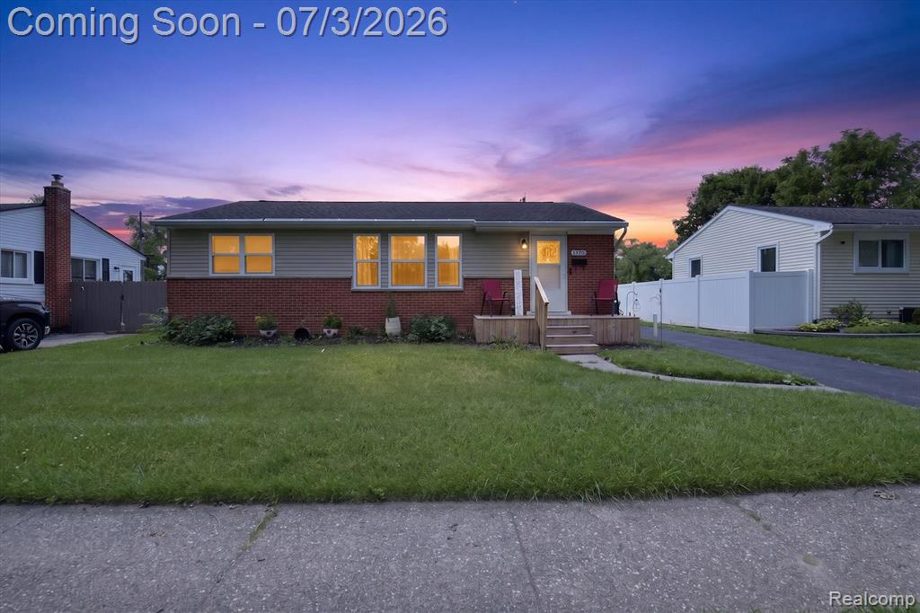 1370 Parkwood Avenue, Ypsilanti, MI 48198
