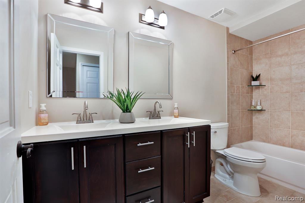 48080 COLONY FARM Circle, Plymouth, MI 48170 — Photo 25