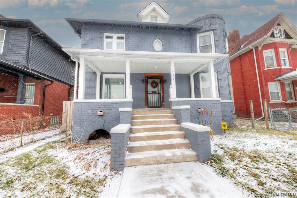 700 W Euclid Street - Photo 2