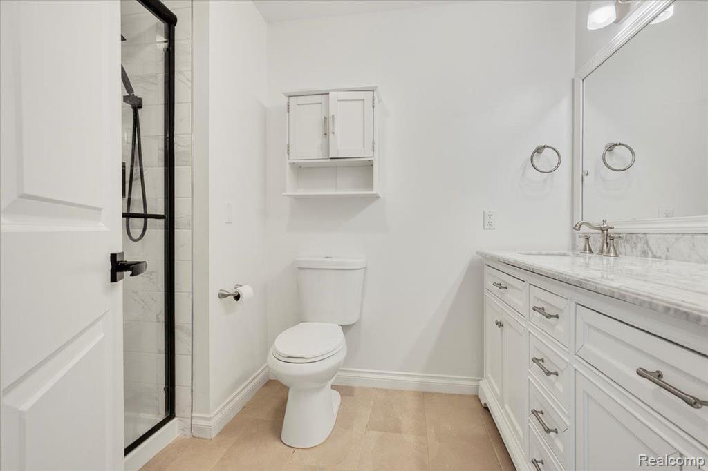5460 HAMMERSMITH Drive, West Bloomfield, MI — Photo 10
