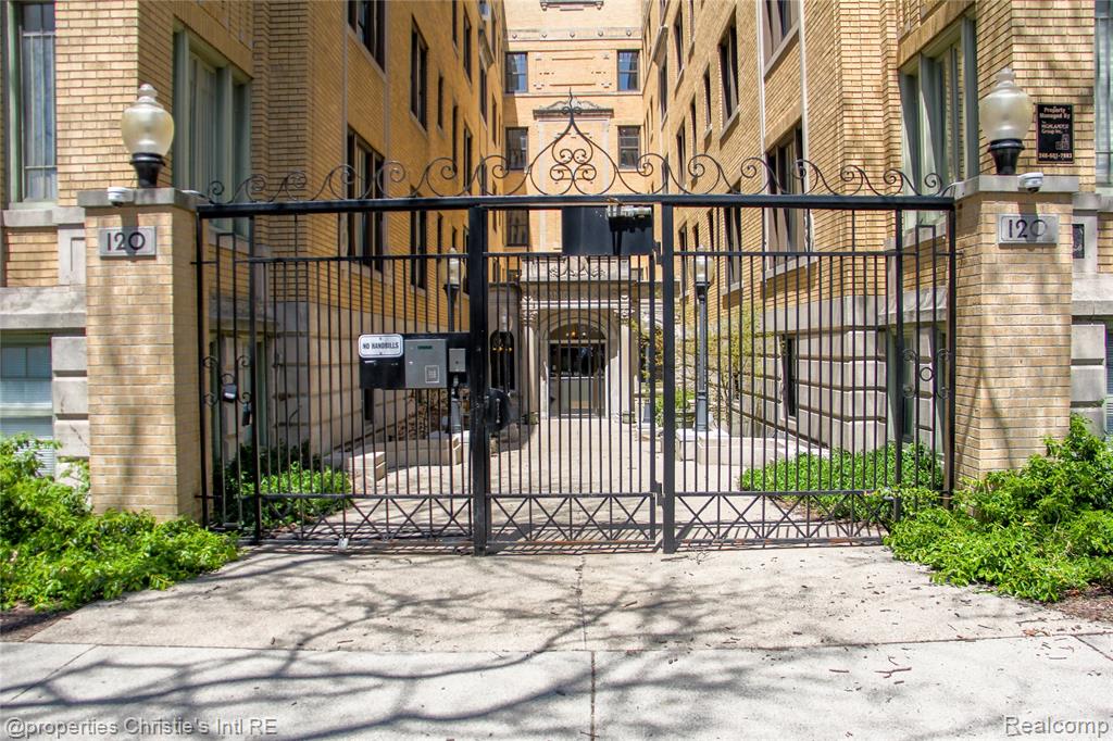 120 Seward Street, 310, Detroit, MI 48202 — Photo 2
