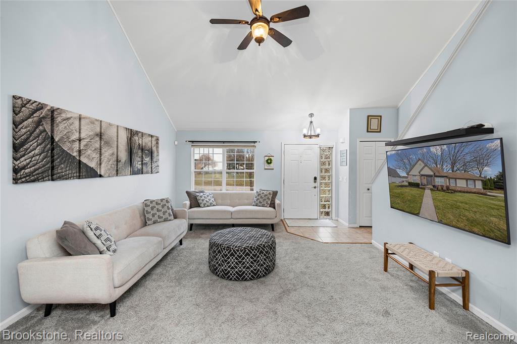 510 Woodland Hills Drive, Walled Lake, MI 48390 — Photo 10