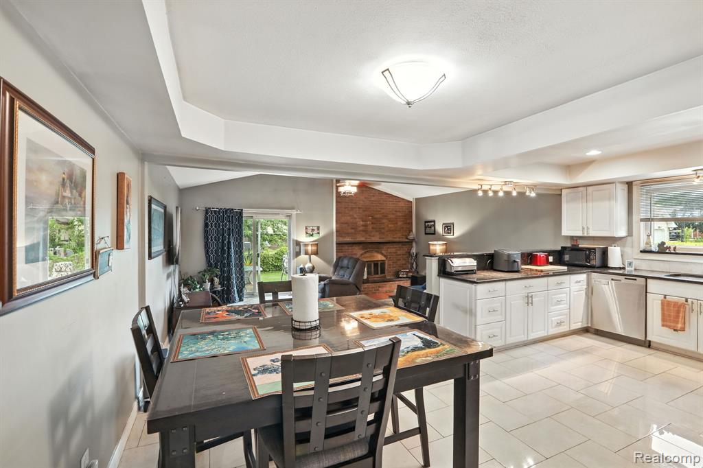 4761 Fox Hill Drive, Sterling Heights, MI 48310 — Photo 12