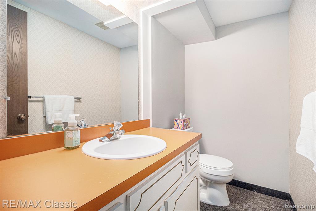854 YORKTOWN Court, Northville, MI 48167 — Photo 20