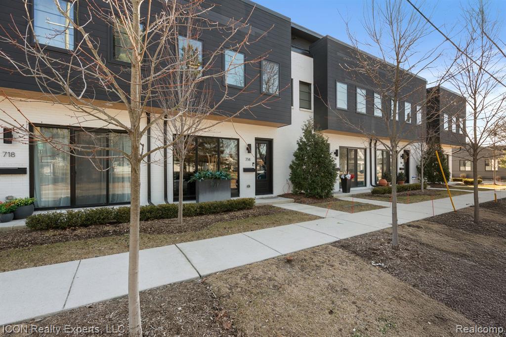 714 E PARENT Avenue, Royal Oak, MI 48067 — Photo 6