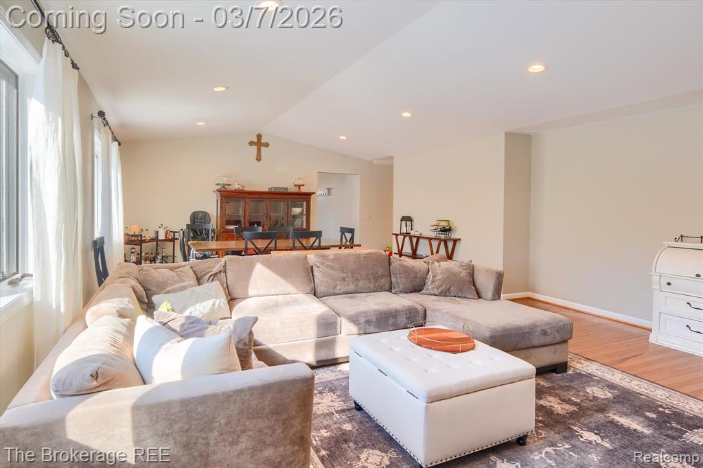4405 Green Lake Road, West Bloomfield, MI 48323 — Photo 10