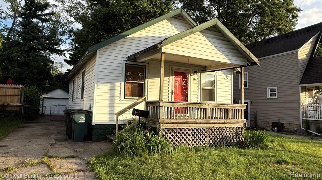 624 E Saratoga Street, Ferndale, MI 48220 — front exterior